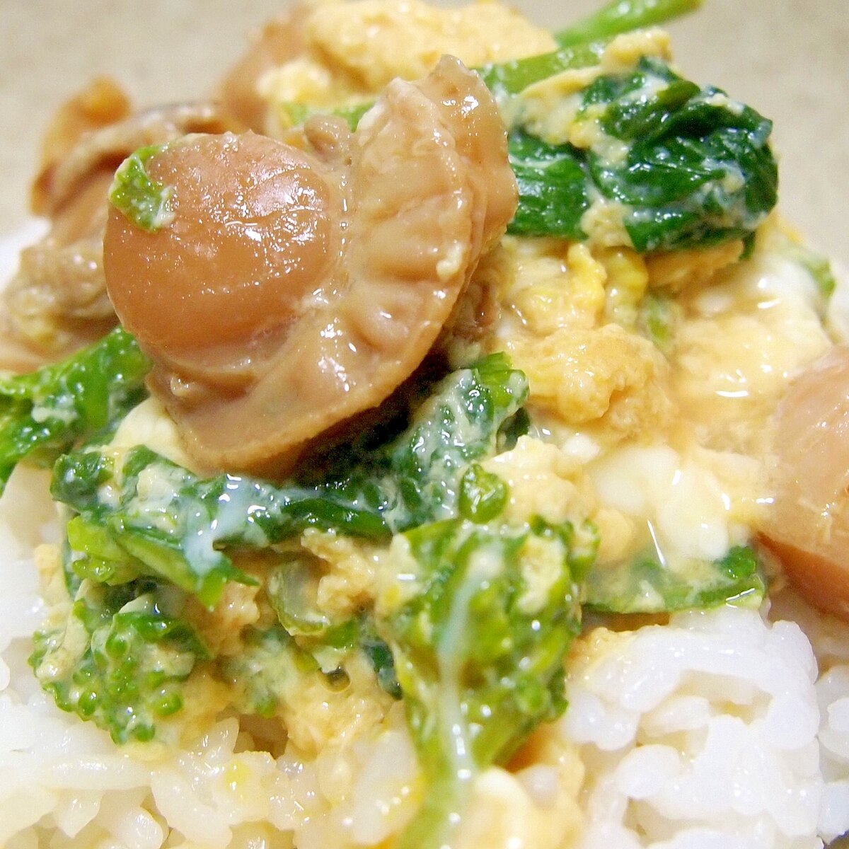 帆立と三つ葉の卵とじ丼 レシピ 作り方 By まるっとまる 楽天レシピ 帆立と三つ葉の卵とじ丼 レシピ 作り方 By まるっとまる 楽天レシピ